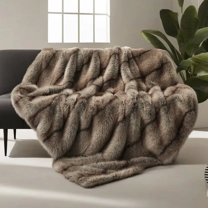 High-End Faux Fur Blanket - Elegant Plaid Design for Beds and Sofas, Ideal for Home Decoration and Comfort